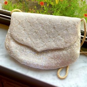 White Beaded Evening Bag. Perfect for a wedding, prom, or event. 👰‍♀️🎩🍸